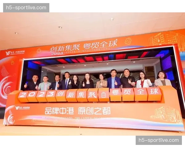 内容订阅服务与硬件终端捆绑销售,探索软硬一体商业模式。 内容订阅服务与硬件终端捆绑销售,探索软硬一体商业模式。