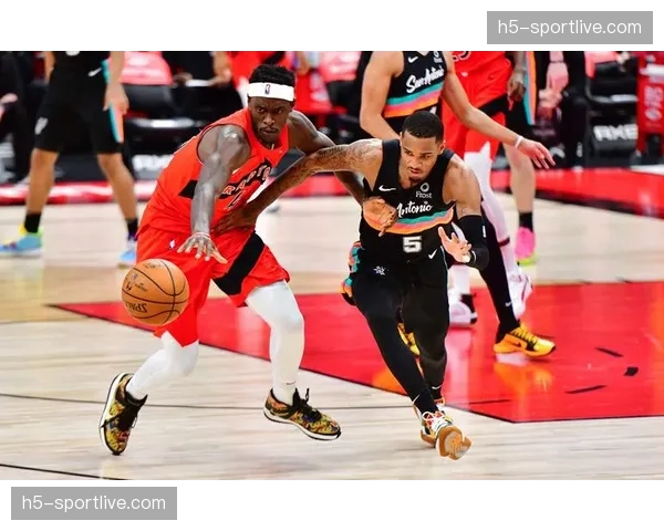 专家评述：西部竞争愈发激烈，季后赛席位之争从赛季初开始